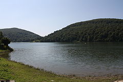 240px-Myczkowce_-_Myczkowskie_Lake_01